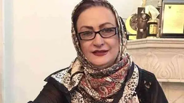فیلم / صبحگاه برفی مریم امیرجلالی در کانادا و دلگرمی اش برای مردم ایران / دردل‌های احساسی با خدا در یک روز پاییزی سرد