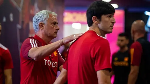 تعجب سردار آزمون از تعویض مورینیو! + فیلم