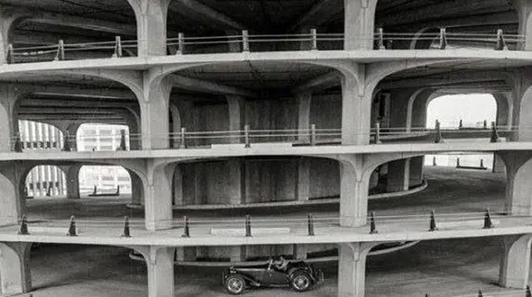 مدرن ترین پارکینگ شیکاگو در 62 سال قبل + عکس