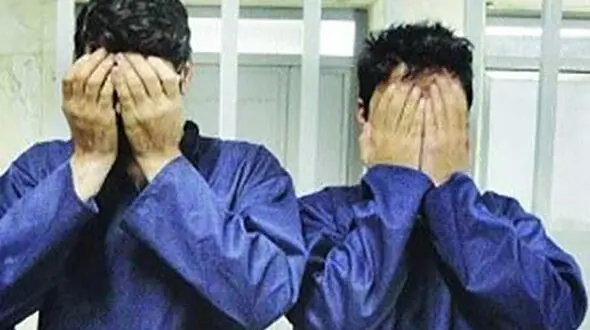 حمله وحشیانه با تبر به زن مشهدی / پسر همسایه به شدت مجروح شد