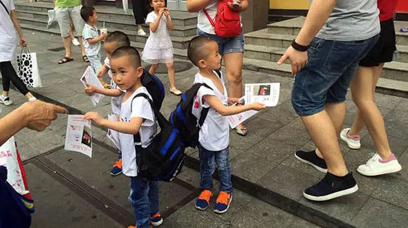 کمپین 3 قلوهای 5 ساله برای یافتن مادرشان + فیلم و عکس