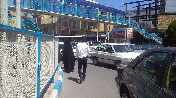 با مشت به جانش افتادم ولی وقتی در خورو باز شد، پاهایم سست شد!