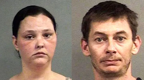 زوج بی رحم 4 فرزندشان را وادار به خوردن سوسک کردند+ عکس