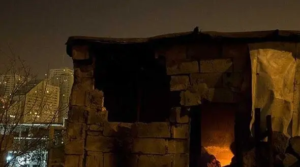 زایمان 3 زن کارتن خواب در بیغوله‌های آتی ساز