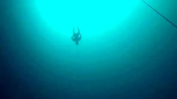 رکورد زیرآبی با 124 متر + عکس