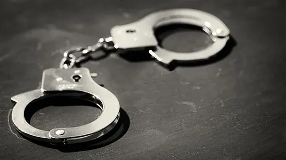  عکس های زن مشهدی دست به دست شد / در این سن نباید فریب می خوردم