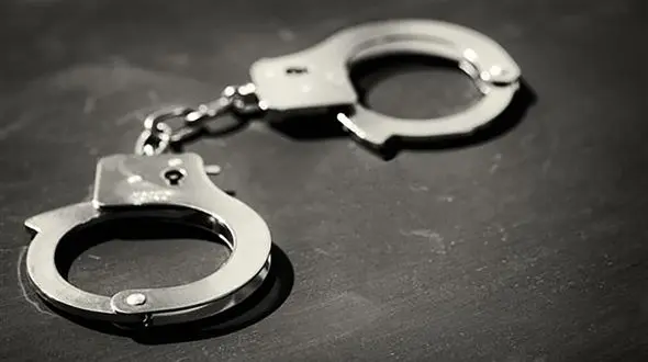 جنجال فیلم ضرب و شتم یک شهروند حین بازداشت در قزوین / پشت پرده چیست ؟ 