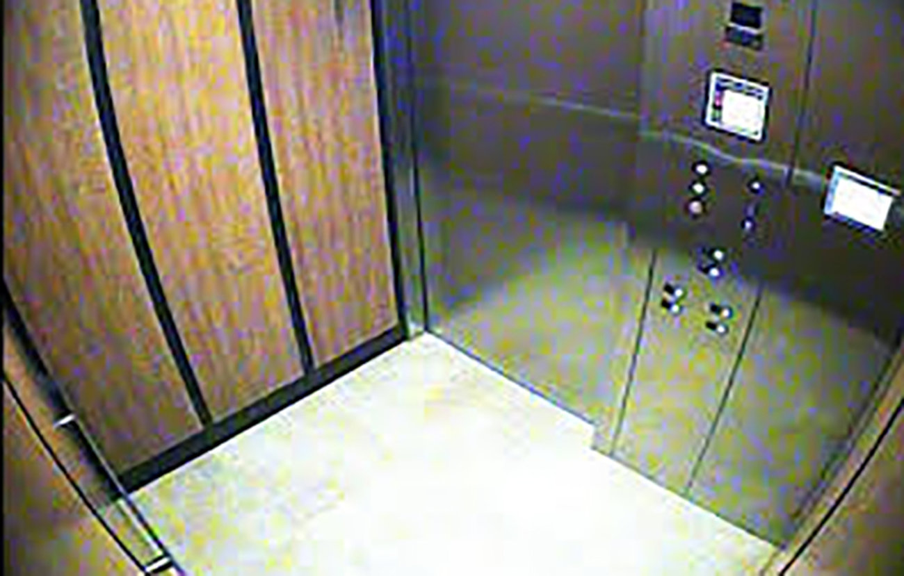 اقدام زشت با زن 26 ساله در آسانسور / متهم لباس هایم را به زور کند و ...