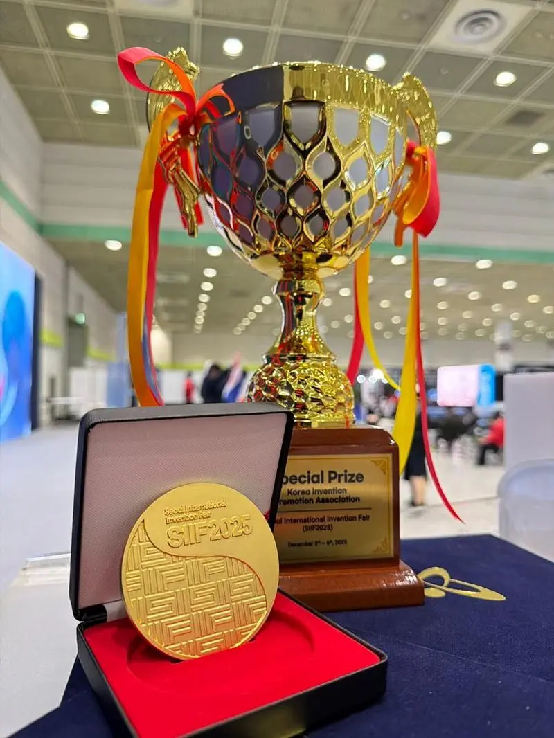 عکس افتخارات لی‌لی رز طزری، ماما و پژوهشگر