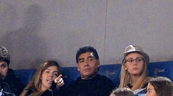 دختران مارادونا از ارث محروم شده اند