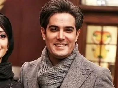 نگاهی به امضای زیبا و هنرمندانه ی امیرعلی نبویان ستاره عاشق پیشه ایرانی + عکس / شیک بودن در امیرعلی خلاصه می شود