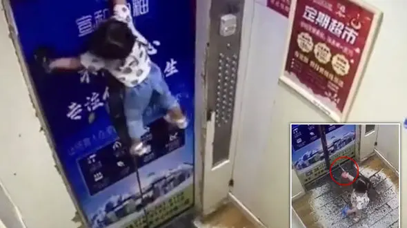 آویزان شدن وحشتناک یک کودک از در آسانسور + فیلم