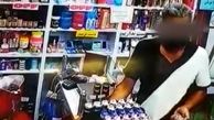 فیلم لحظه سرقت موبایل از مغازه مرد آبادانی 