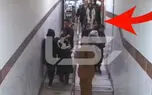 فیلم سرقت عجیب در درمانگاه امام رضا کرمانشاه / دزدی گوشواره از گوش دختربچه در آغوش مادر