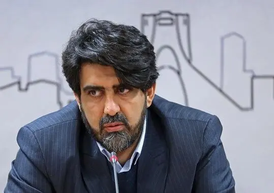خبرنگار رکنا از سخنگوی شهرداری تهران پرسید: چرا در تهران در تمام ساعات روز ترافیک سنگین وجود دارد؟ /محمدخانی در پاسخ: «ساعت ۳ نصفه‌شب که ترافیک نیست!»