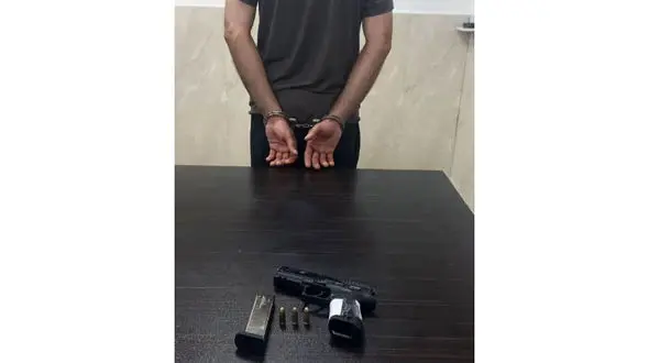 بازداشت مرد مسلح که در مراسمات عروسی و عزا تیراندازی می کرد / پلیس آبادان فاش کرد + عکس