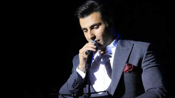 دیدار خواننده موسیقی پاپ برای نخستین بار با طرفدارانش +تصاویر 