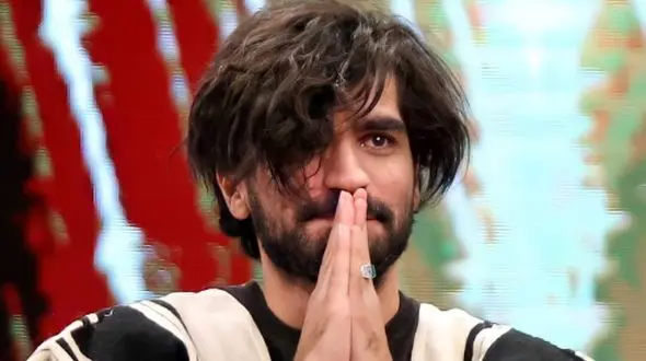 ویدئو/غوغای پیانو نوازی احساسی عرفان طهماسبی با صدای بهشتی‌اش به عشق وطن/ دارا ایران، سارا ایران، دنیا ایران