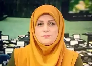 تغییر چهره جدید «سودابه حسنی دخت» گوینده شبکه خبر بعد 10 سال در 54 سالگی .../ خارج از تلویزیون کلا فرق داره ...