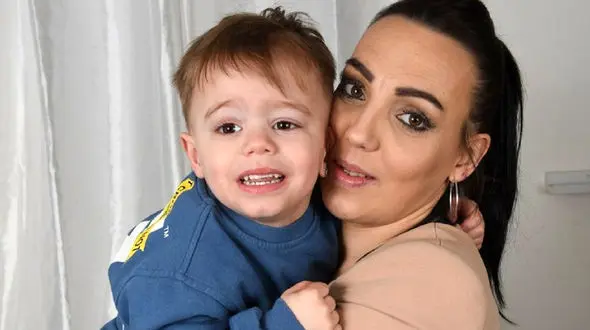 بازیگوشی یک کودک صحنه های بامزه ای را رقم زد + عکس