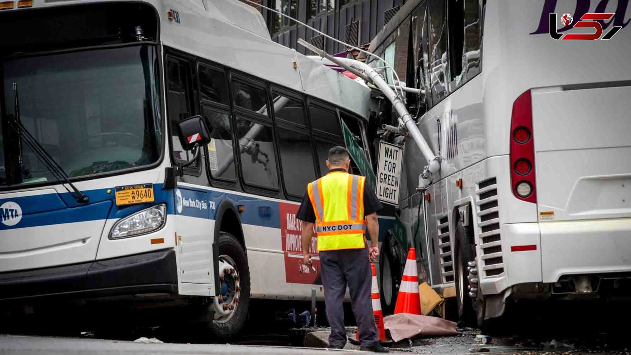 شاخ به شاخ مرگبار ۲ اتوبوس‌ در وسط نیویورک + تصاویر