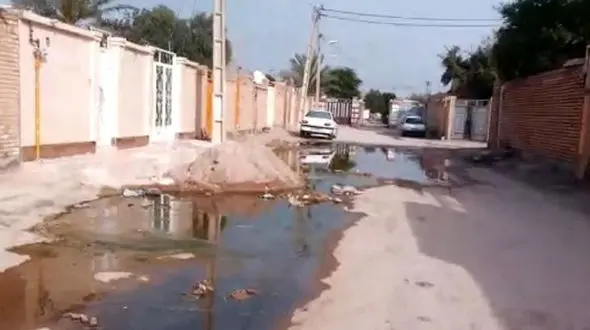 وضعیت اسفبار فاضلاب در کوی معین خرمشهر + فیلم 