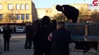 اولین فیلم از لحظه اعدام 3 سارق مسلح در شیراز / آنها یک پلیس را شهید کرده بودند +عکس 