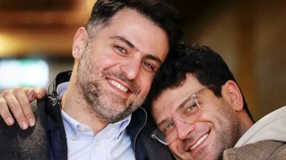 فیلم /   علی ضیا: میدونستین من و روزبه حصاری، بازیگر سریال «بچه مهندس» باجناق هستیم؟ / ببینید چی رو کرد ....