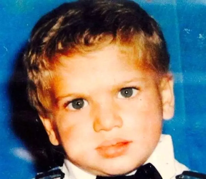 کودکی عمار آقایی