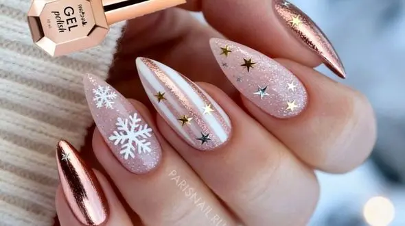 طرح برف روی ناخن؛ جلوه ای جذاب برای روزهای سرد