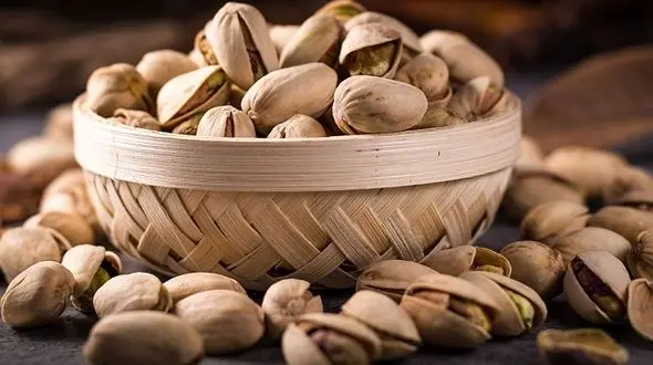 کاهش کلسترول و فشار خون با پسته