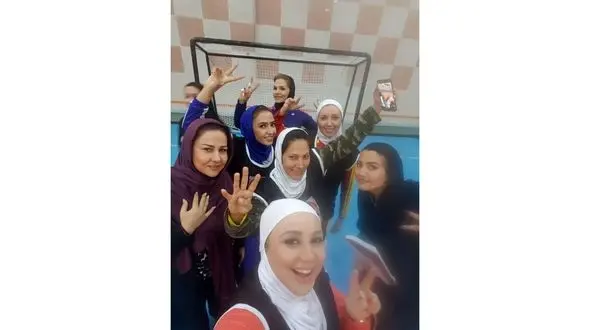 فیلم بازی فوتبال بهنوش بختیاری / بهنوش دو گل زد +عکس