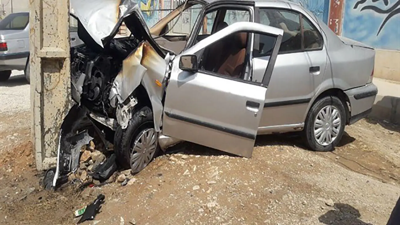 مرگ تلخ مرد جوان در تصادف مرگبار سمند با تیر برق / در زنجان رخ داد