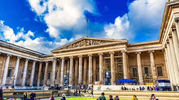 ببینید / کاشی مزین به سوره توحید که در موزه بریتانیا نگهداری می شود + عکس