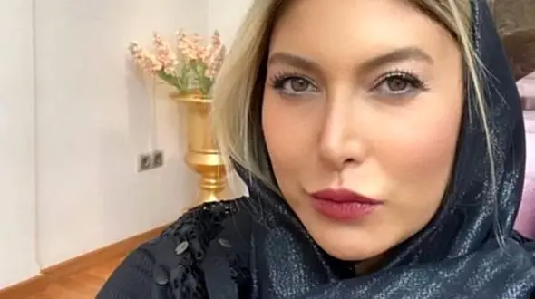 لباس های نامتعارف فریبا نادری در فرودگاه ! / لاغری خانم بازیگر همه را شوکه کرد !