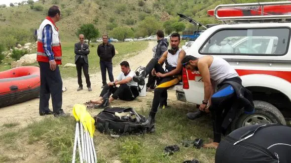 واژگونی قایق تیم رفتینگ در کوهرنگ / هنوز هیچ اثری از 2 جوان نیست