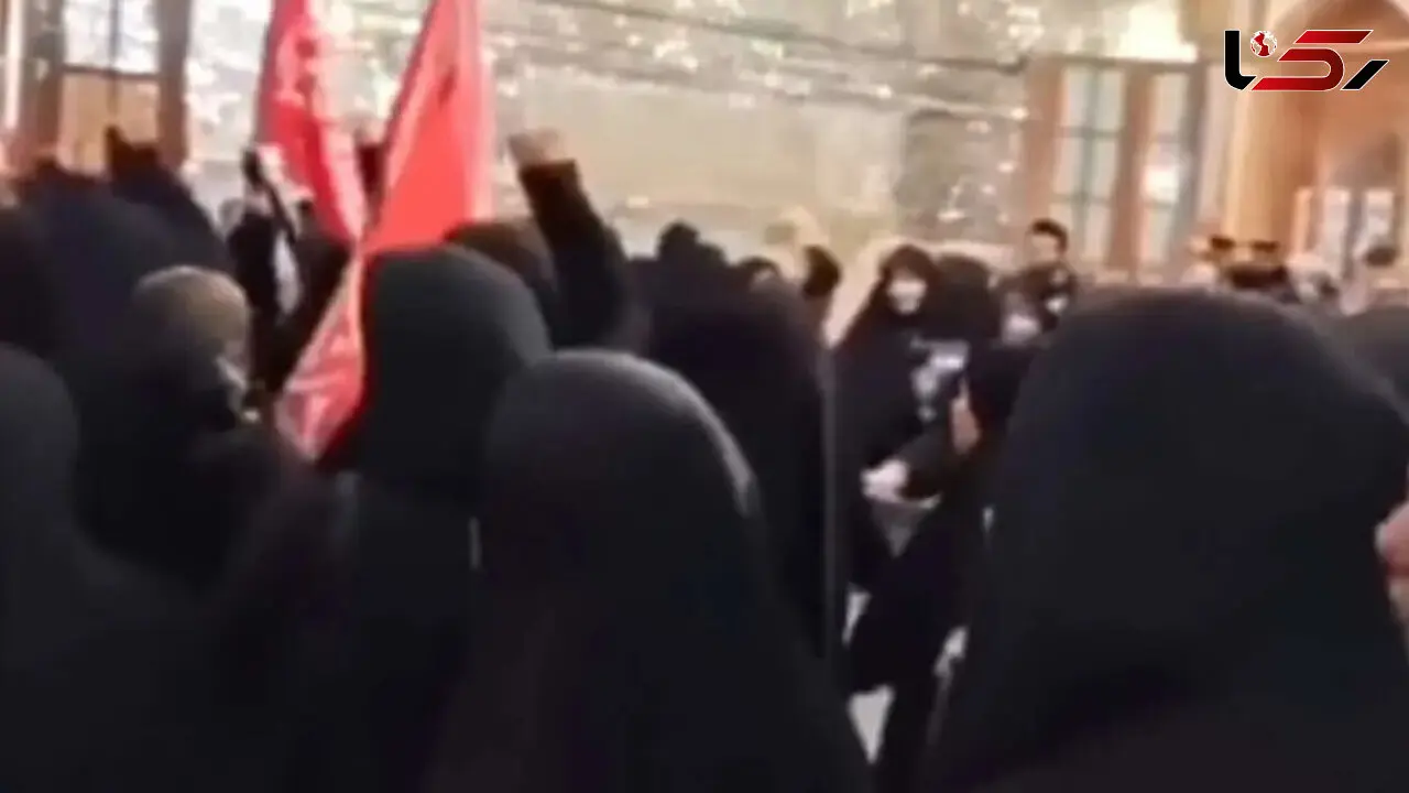 انتقاد تند از شعارها در حرم امام رضا/ جلوی اینها را بگیرید، پیش از آن که خنجرشان بر پشت ایران و انقلاب بنشیند