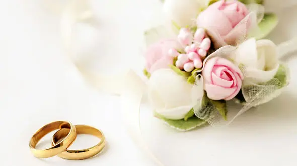 ازدواج احمقانه دختر هندی با سگ برای دوری از خیانت ! + عکس