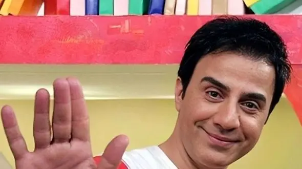 (فیلم) داریوش فرضیایی مهمان یک خانه با صفای قدیمی خارج از تهران با صاحب‌خانه‌هایی مهربان / فرار از آلودگی هوای تهران ...