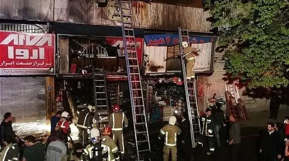 عکس هایی عجیب از  آتش سوزی در شمال تهران  + عکس 