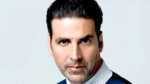 بازیگر خوش تیپی که ادرار گاو می نوشد ! + عکس