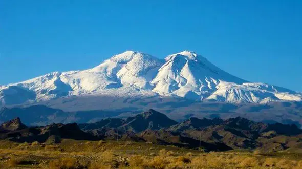 فیلم لحظه فعال شدن آتش‌فشان قله تفتان در سیستان بلوچستان