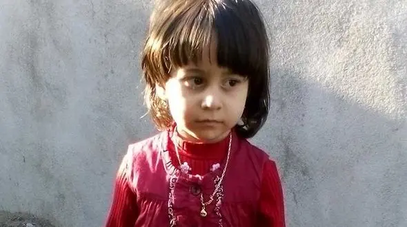 مادر دنیای انزلی هنوز چشم انتظار دخترش است / این دختر بچه را ندیده اید + فیلم و عکس