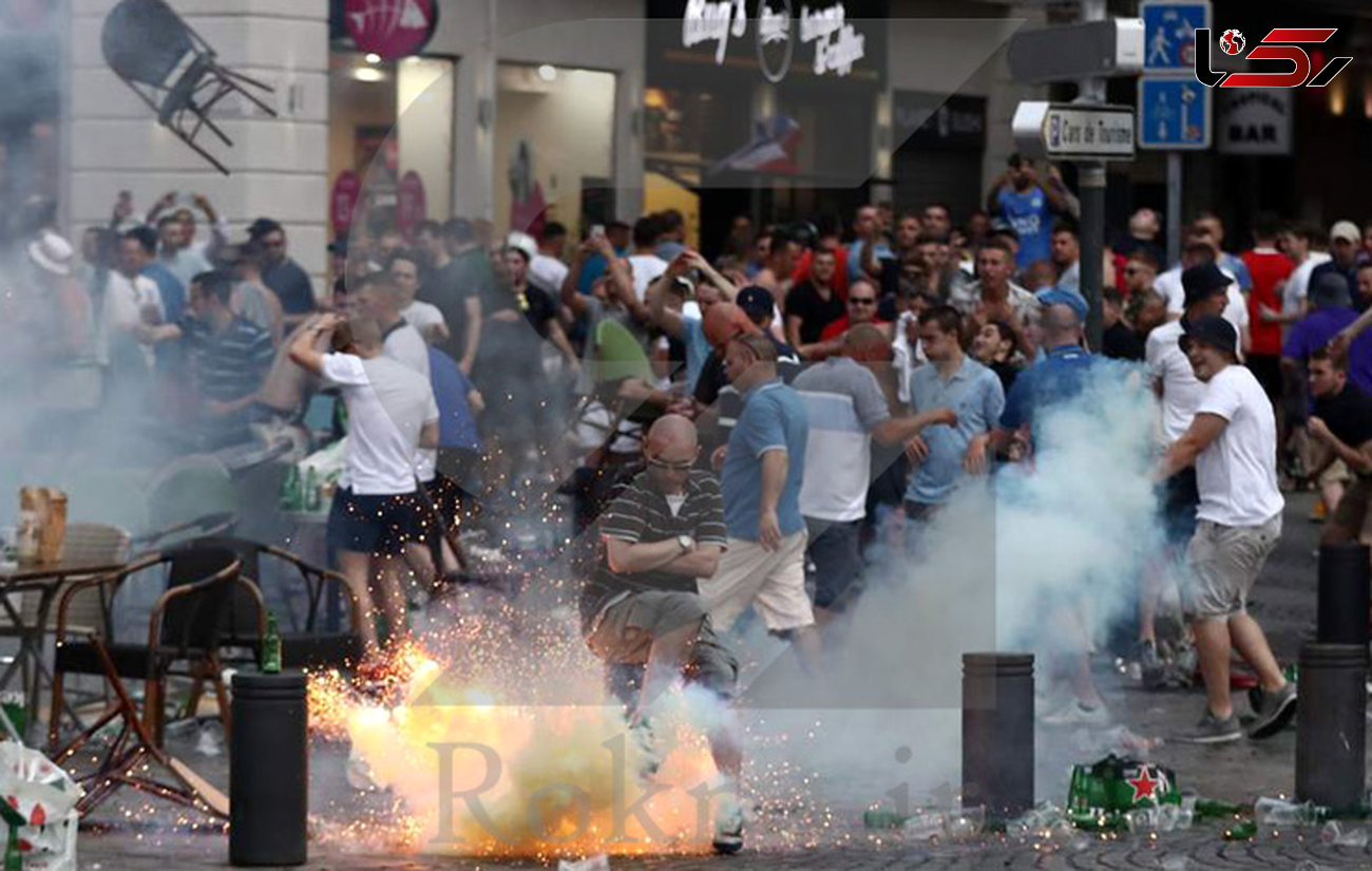 فوتبالی های انگلیسی فرانسه را به هم ریختند / پلیس از گاز اشک آور استفاده کرد + فیلم و عکس های باورنکردنی