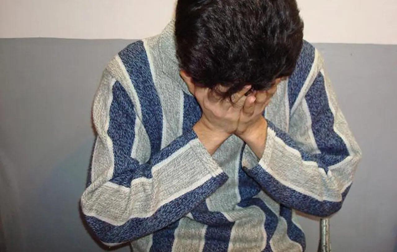این مرد با 2 زن بیوه بود که زنش راز شیطانی او را فهمید
