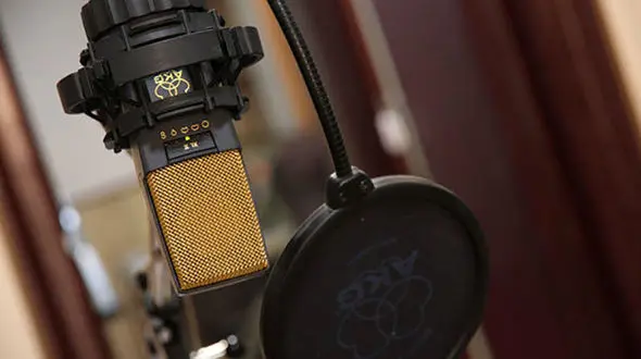 دستمزد بالاتر حق دوبلورها است