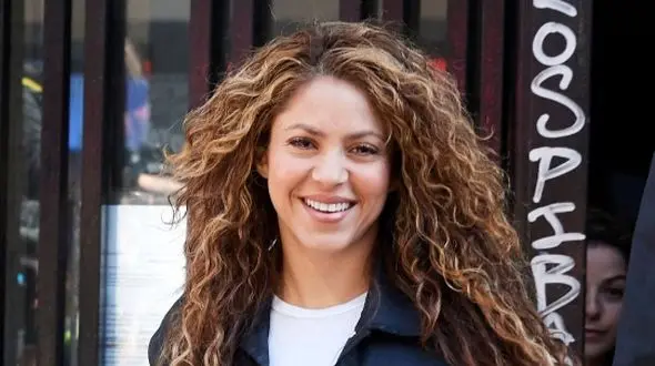 رابطه شکیرا و لوئیس همیلتون تایید شد/ شکیرا بالاخره «بله» را داد!