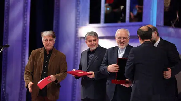 صحبت های رضا کیانیان در ستایش ظریف و انتخابات 96 +  فیلم