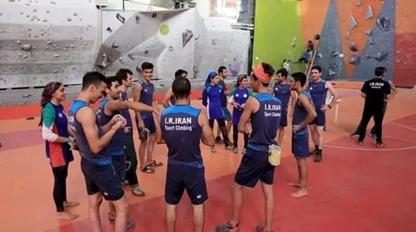 عکس جنجالی از اردوی مختلط تیم های مردان و زنان سنگ نوردی + جزییات