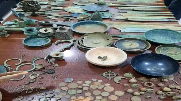 گنج پنج هزار ساله از خانه ای در داراب کشف شد